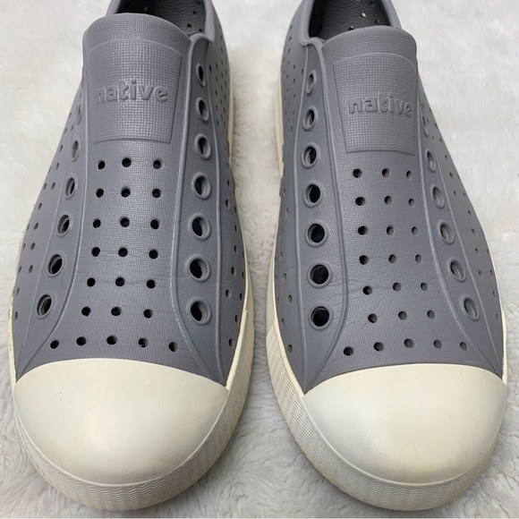 Native Jefferson Men's Gray White Slip On Rubber Slip On Shoes Size 7 - Picture 3 of 15